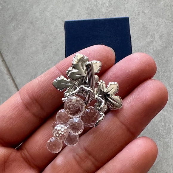 Moving Sale | Swarovski brooch pin transparent grape excellent in original box - Picture 5 of 14